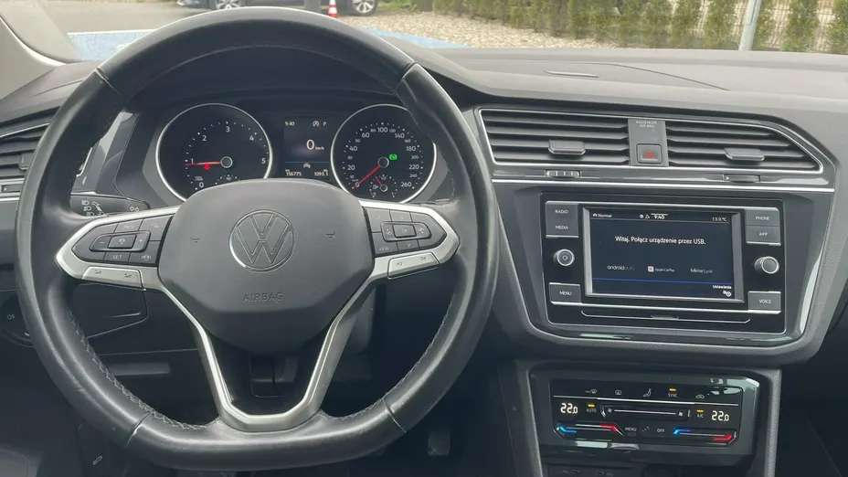 VOLKSWAGEN Tiguan -