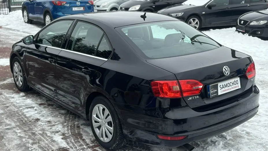 VOLKSWAGEN Jetta -