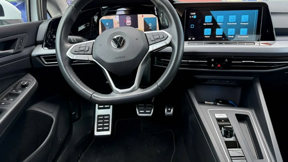 VOLKSWAGEN Golf -