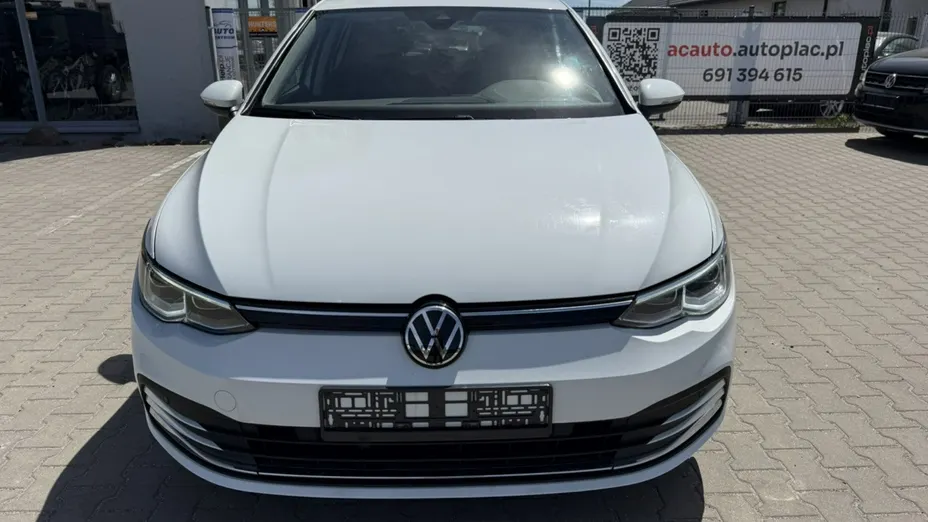 VOLKSWAGEN Golf -