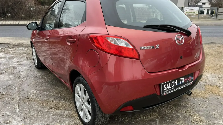 MAZDA 2 -