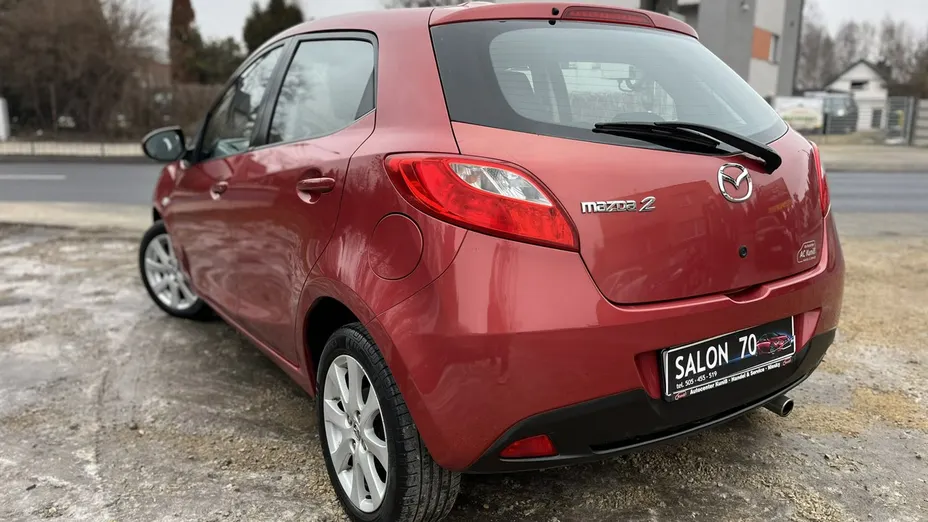MAZDA 2 -
