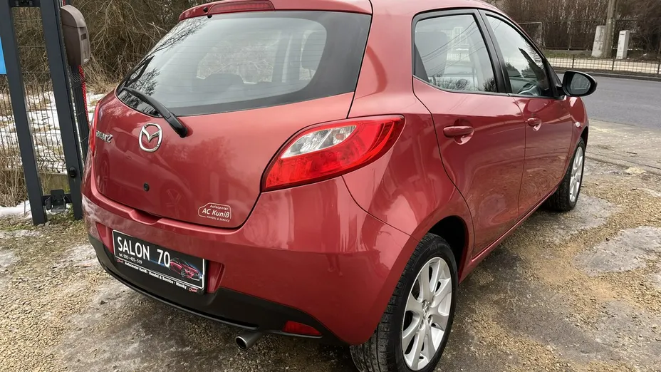MAZDA 2 -