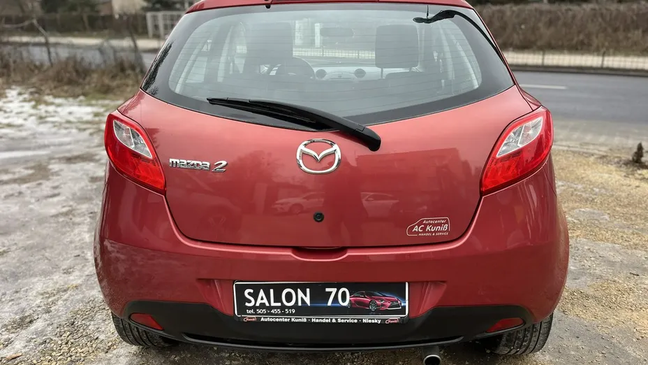 MAZDA 2 -
