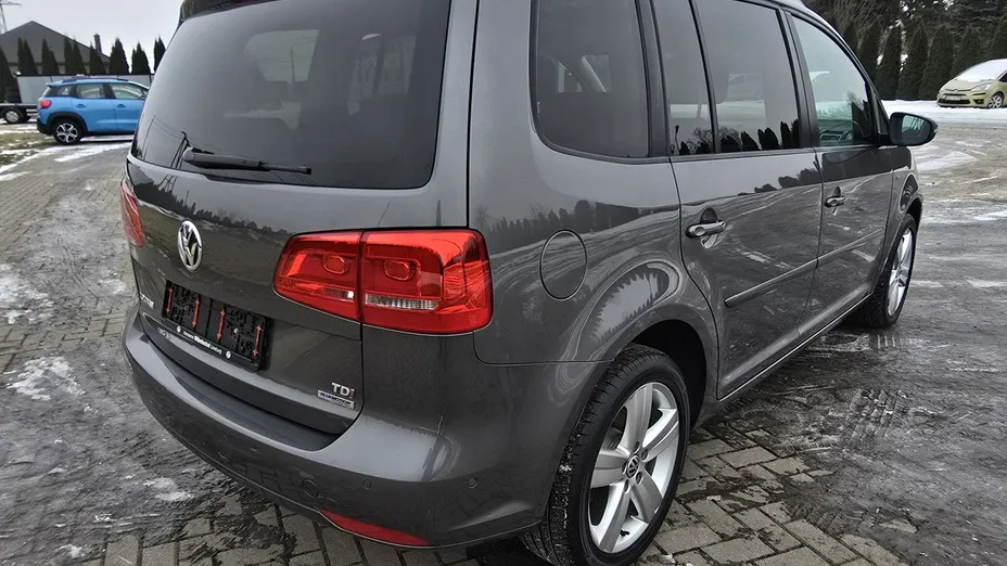 VOLKSWAGEN Touran -