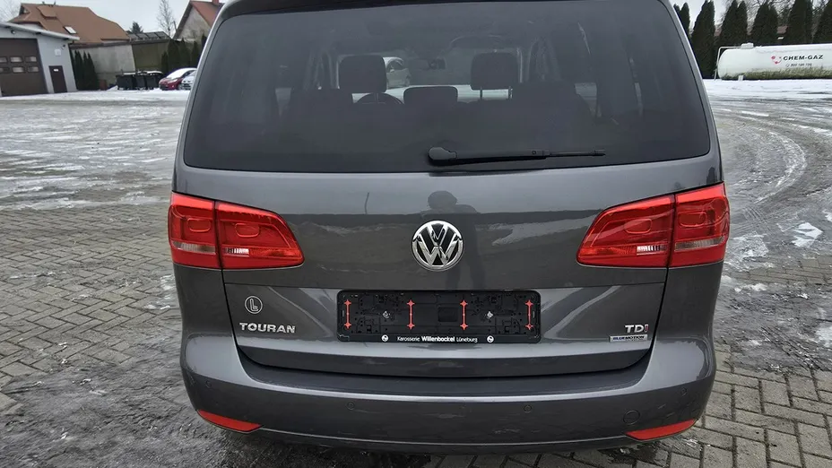 VOLKSWAGEN Touran -