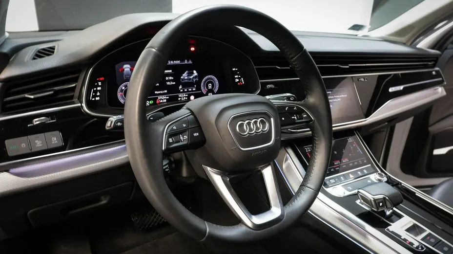 AUDI Q7 -