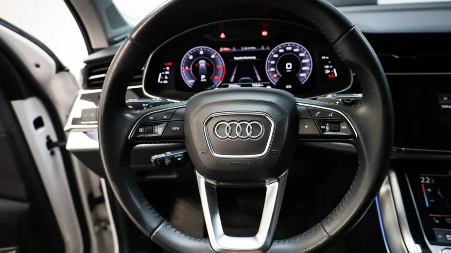 AUDI Q7 -