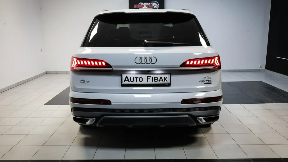 AUDI Q7 -