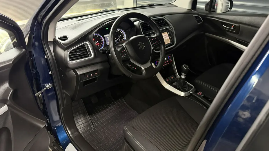 SUZUKI S-Cross -