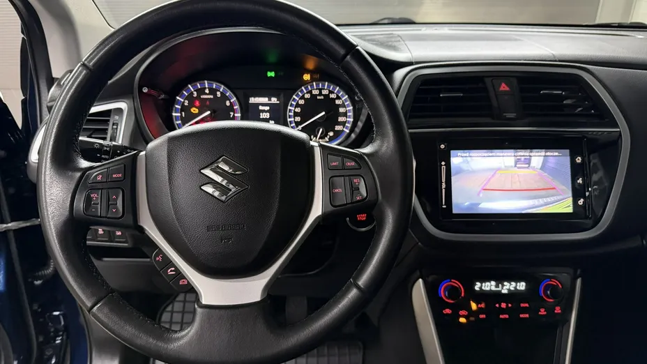 SUZUKI S-Cross -
