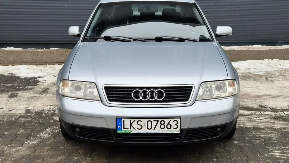 AUDI A6 -