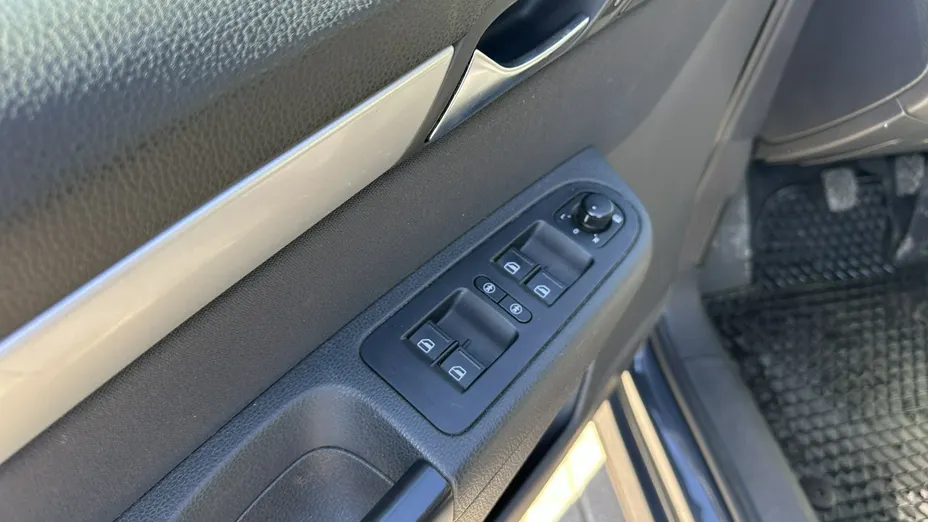 VOLKSWAGEN Sharan -