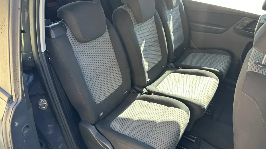 VOLKSWAGEN Sharan -