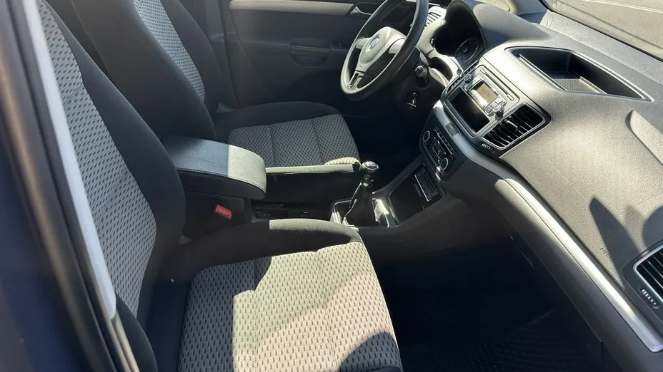 VOLKSWAGEN Sharan -