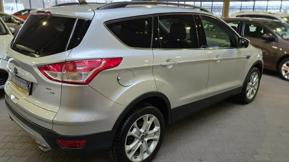 FORD Escape -