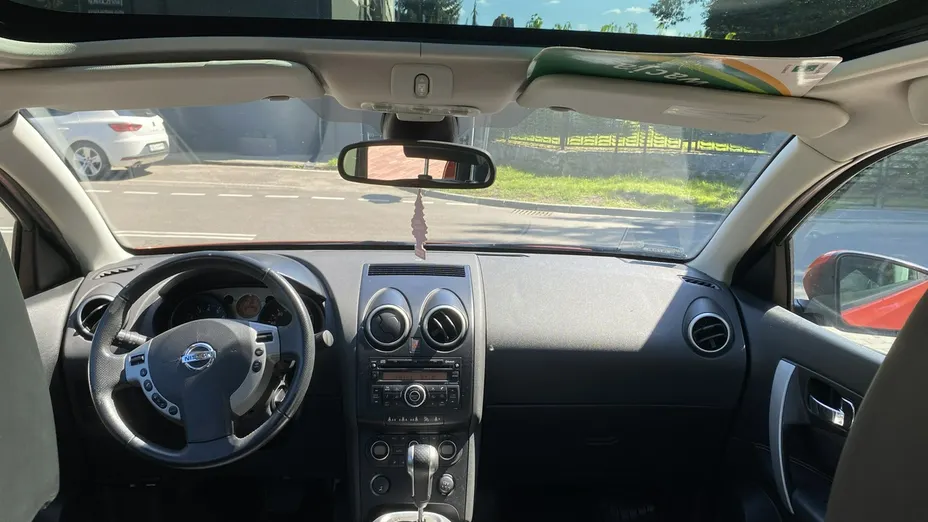 NISSAN Qashqai -