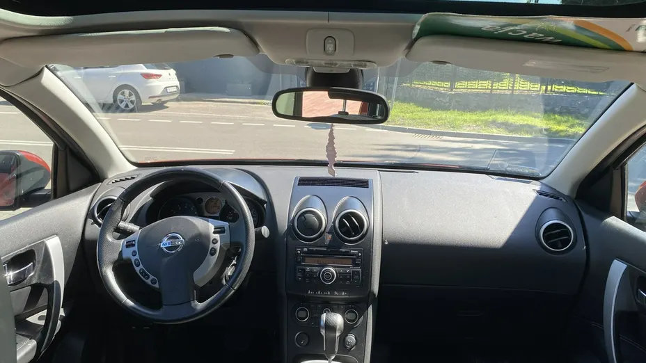 NISSAN Qashqai -
