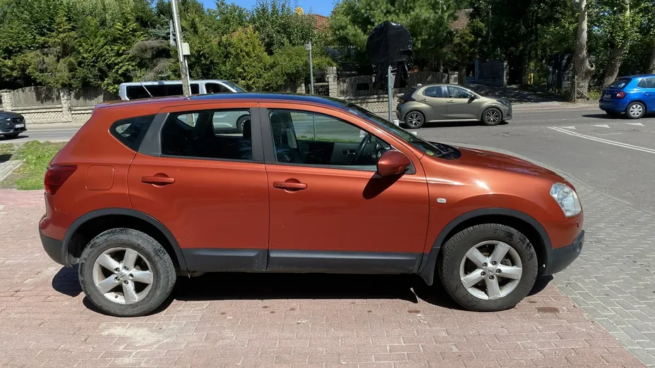 NISSAN Qashqai -