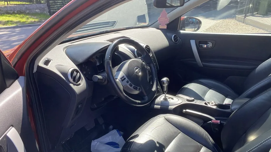 NISSAN Qashqai -