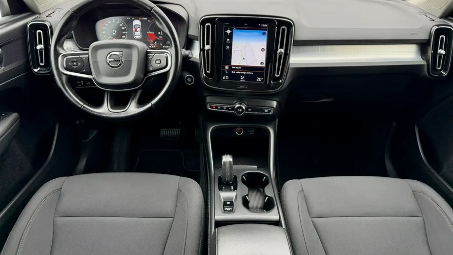 VOLVO XC40 -
