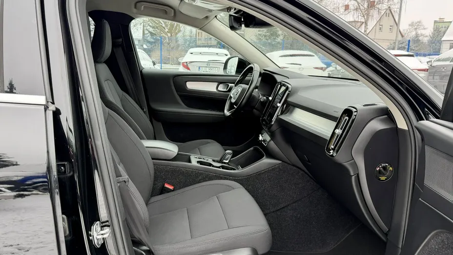 VOLVO XC40 -