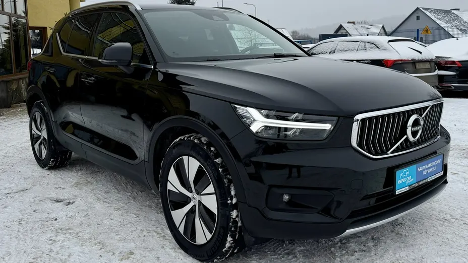 VOLVO XC40 -