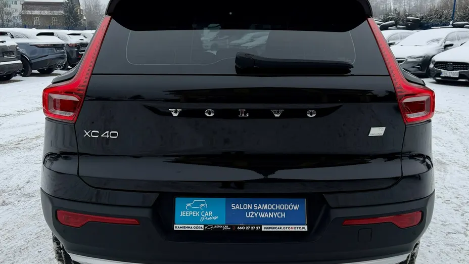 VOLVO XC40 -