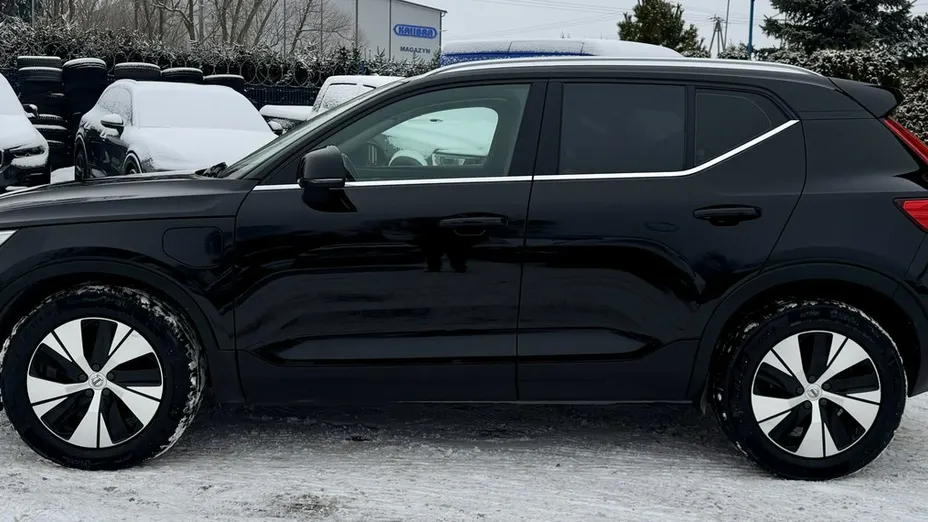 VOLVO XC40 -