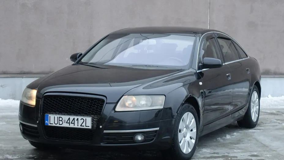 AUDI A6 -