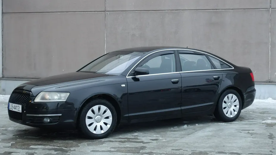 AUDI A6 -