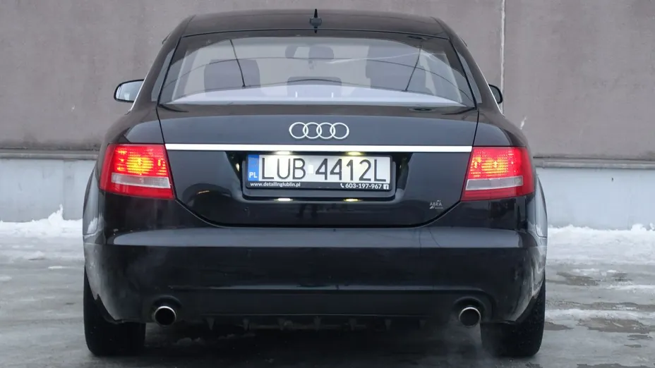 AUDI A6 -