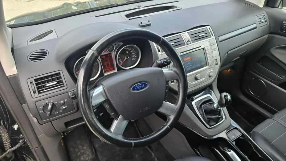 FORD Kuga -