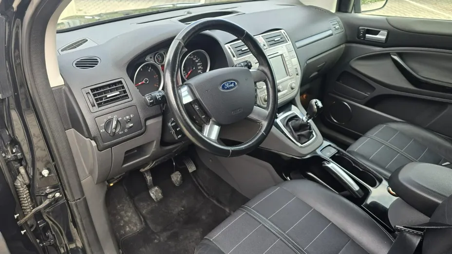 FORD Kuga -