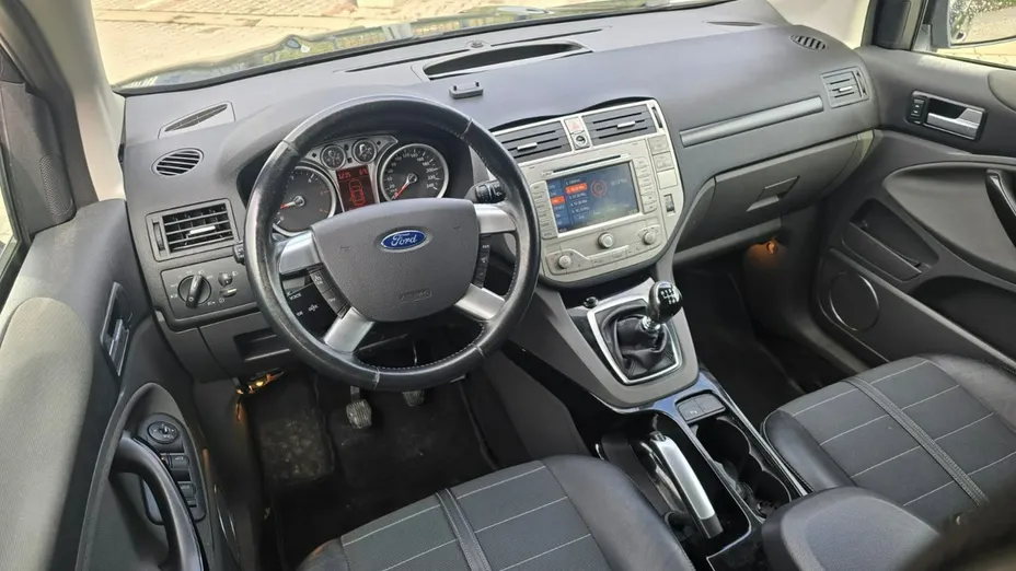 FORD Kuga -