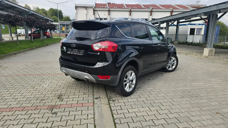 FORD Kuga -