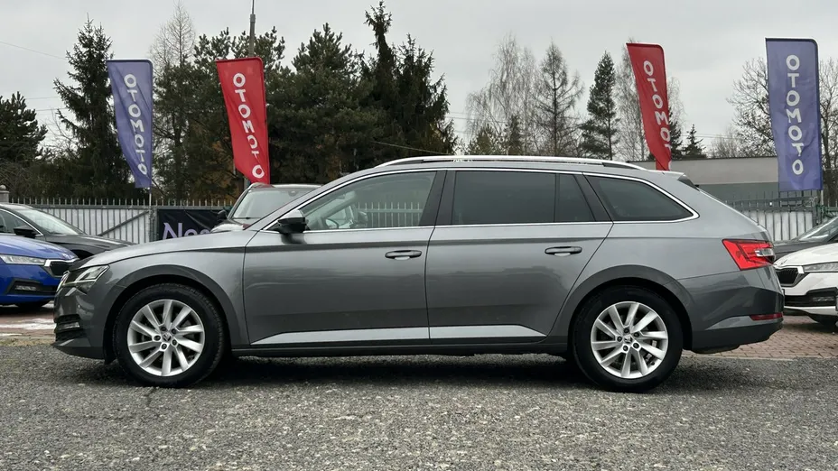 SKODA Superb -
