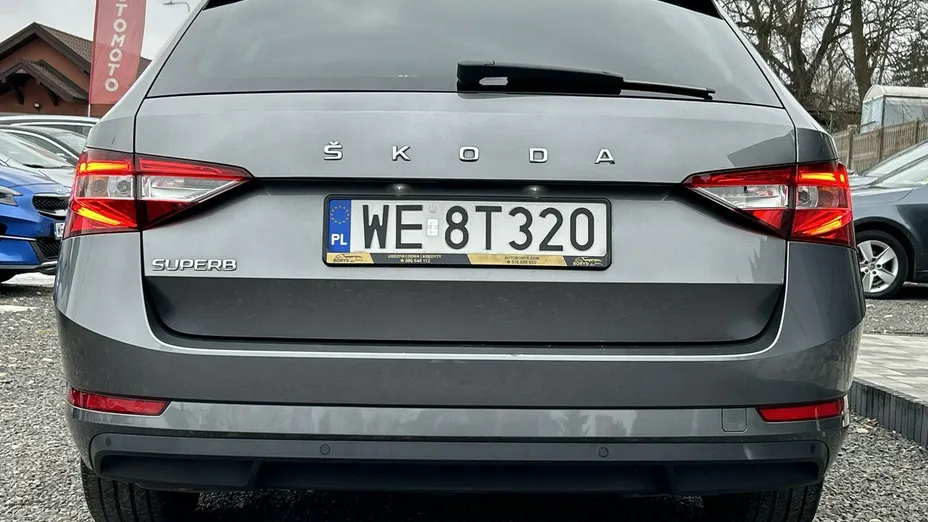 SKODA Superb -