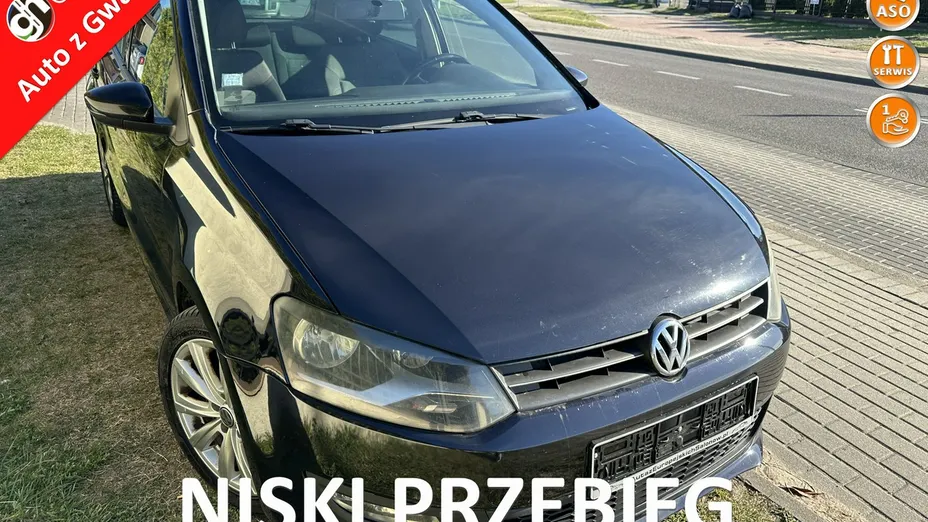 VOLKSWAGEN Polo -