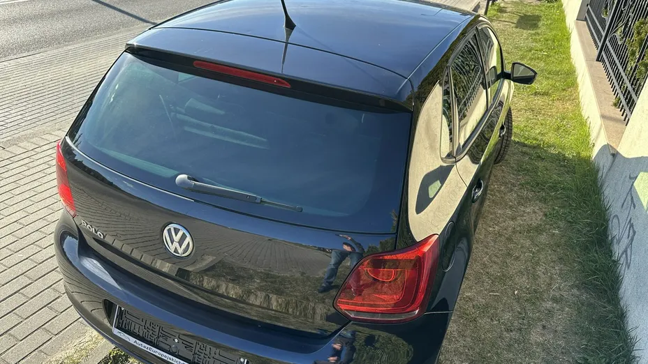 VOLKSWAGEN Polo -