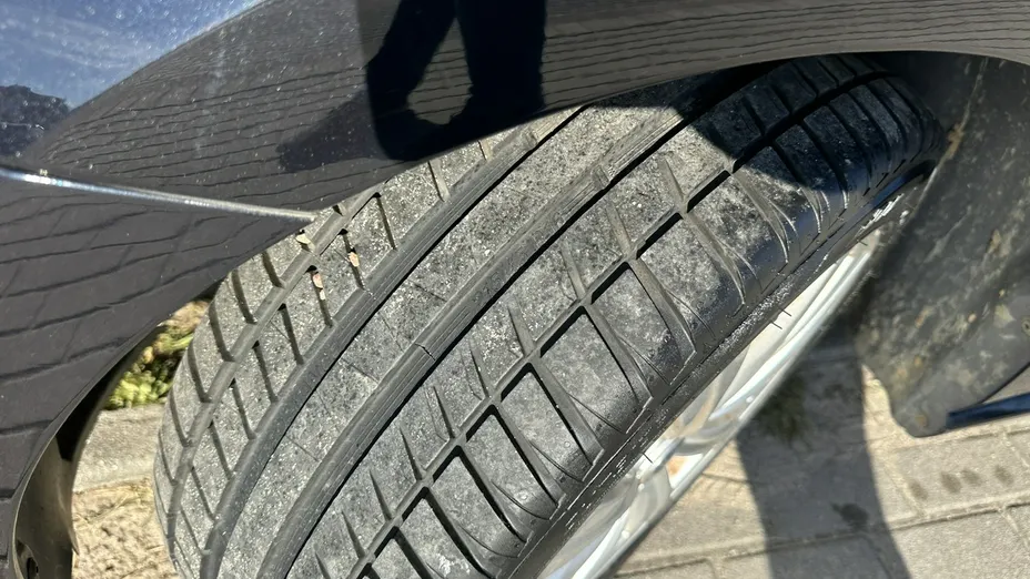 VOLKSWAGEN Polo -