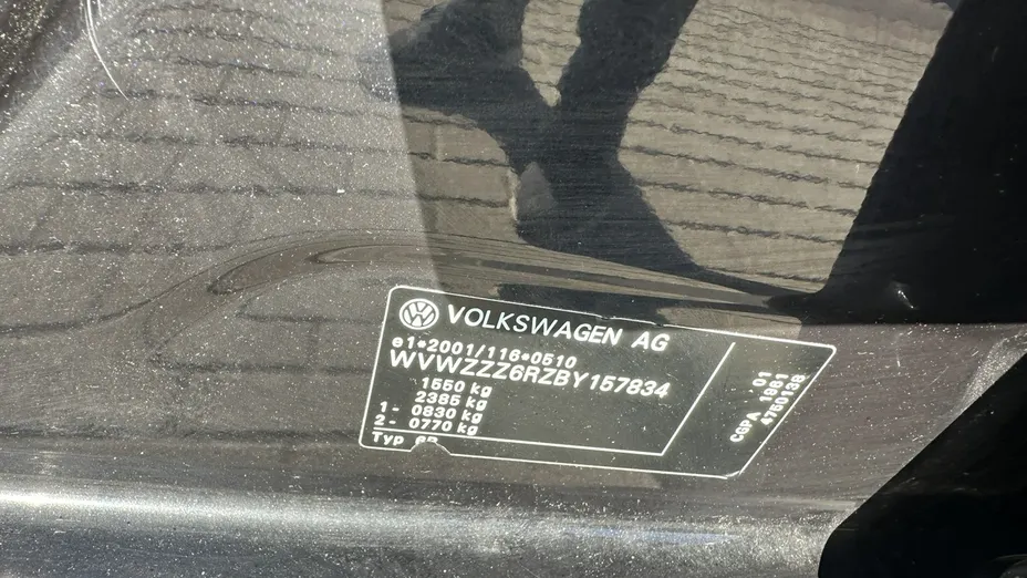 VOLKSWAGEN Polo -