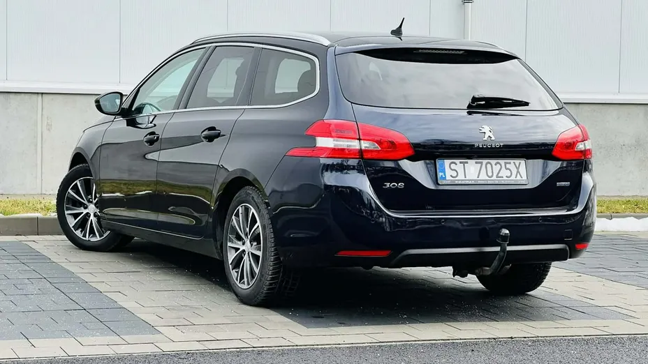 PEUGEOT 308 -