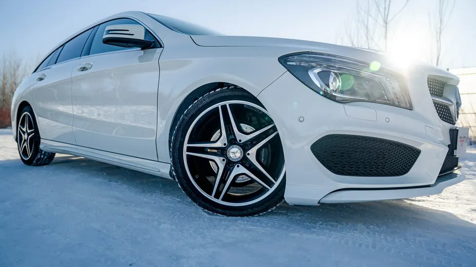 MERCEDES-BENZ CLA -