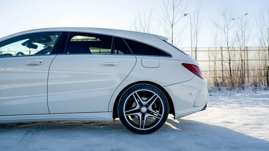 MERCEDES-BENZ CLA -