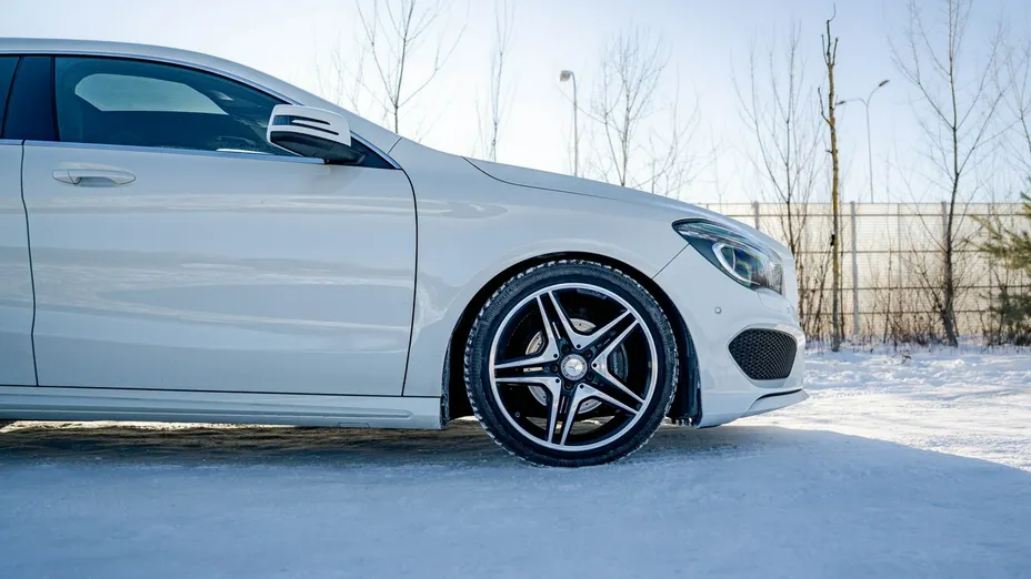MERCEDES-BENZ CLA -
