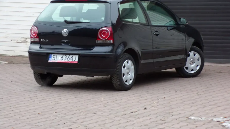 VOLKSWAGEN Polo -