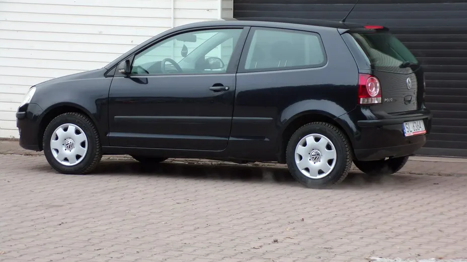 VOLKSWAGEN Polo -