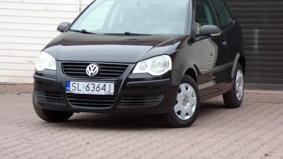 VOLKSWAGEN Polo -