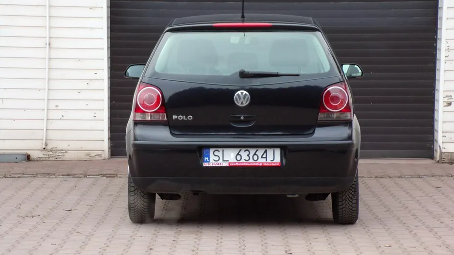 VOLKSWAGEN Polo -